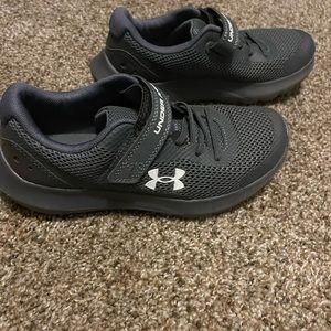 Under armour boys shoes Gray